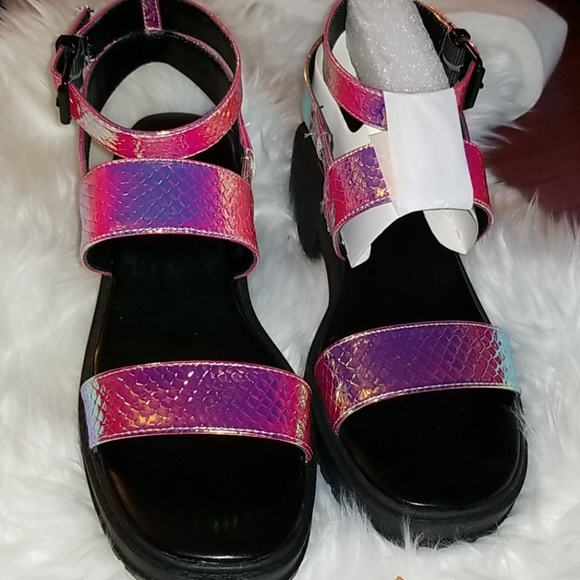 Mix No. 6 Petrova Platform Sandal Iridescent - Picture 3 of 9